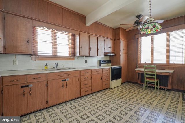 31 POWELL ST, Lansford, PA 18232