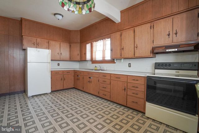 31 POWELL ST, Lansford, PA 18232