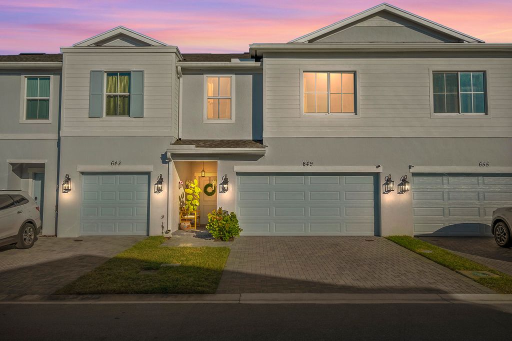 649 NE Waters Edge Lane, Port St. Lucie, Port St Lucie, FL 34983