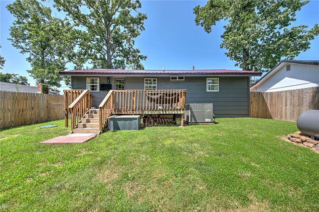 13867 Saratoga Drive, Rogers, AR 72758