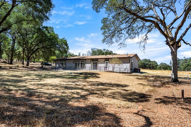 3301 Meder Rd, Shingle Springs, CA 95682
