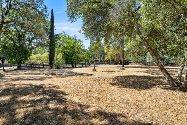 3301 Meder Rd, Shingle Springs, CA 95682