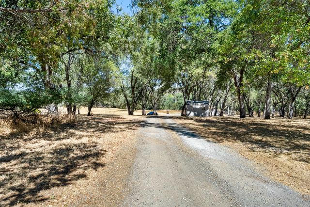 3301 Meder Rd, Shingle Springs, CA 95682
