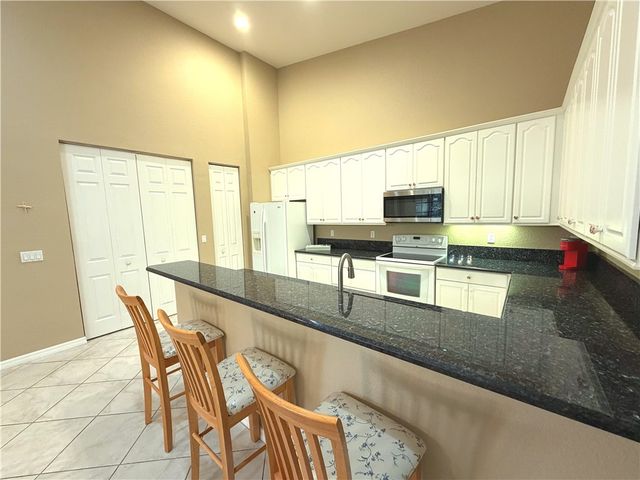 6510 Oxford Circle 101A, Vero Beach, FL 32966