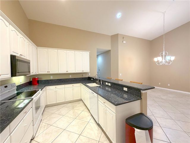 6510 Oxford Circle 101A, Vero Beach, FL 32966