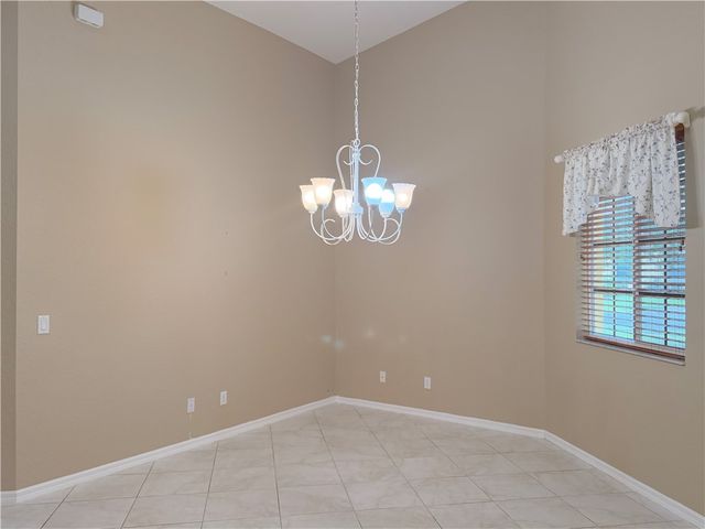 6510 Oxford Circle 101A, Vero Beach, FL 32966