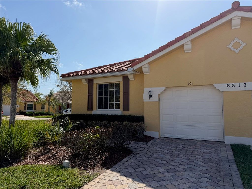 6510 Oxford Circle 101A, Vero Beach, FL 32966