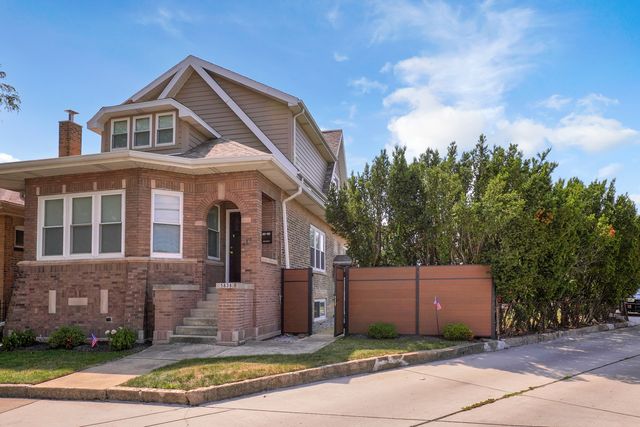 5838 N Sacramento Avenue, Chicago, IL 60659