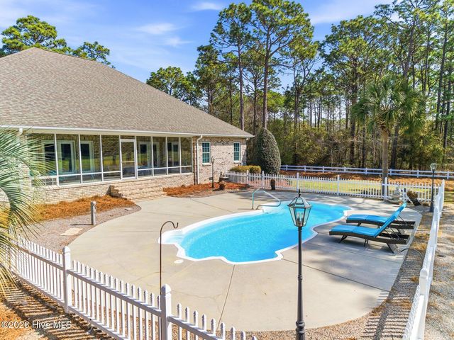 20 Queens Grant Circle SW, Shallotte, NC 28470