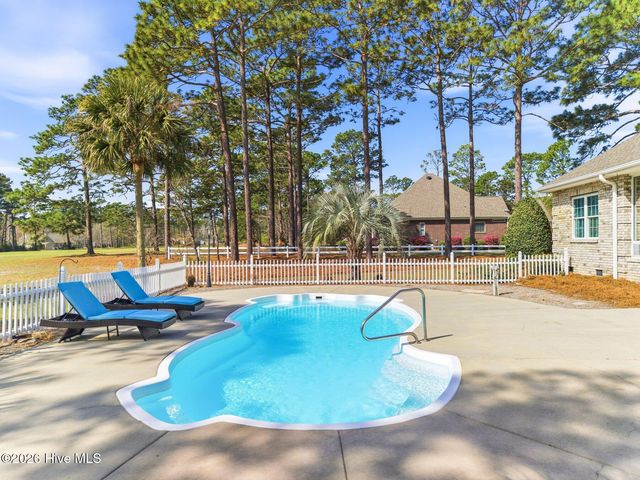 20 Queens Grant Circle SW, Shallotte, NC 28470
