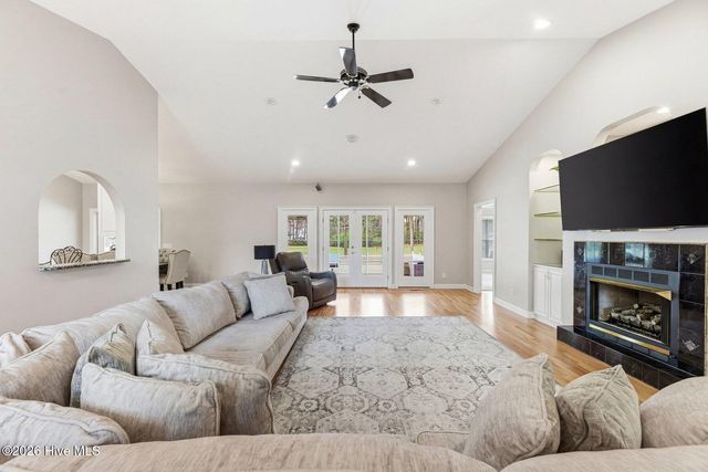 20 Queens Grant Circle SW, Shallotte, NC 28470