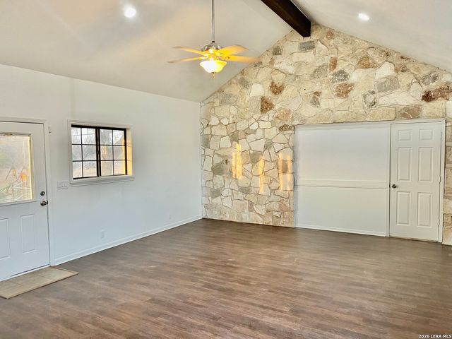 5431 STATE HIGHWAY 173, Devine, TX 78016