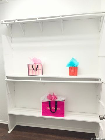 5431 STATE HIGHWAY 173, Devine, TX 78016