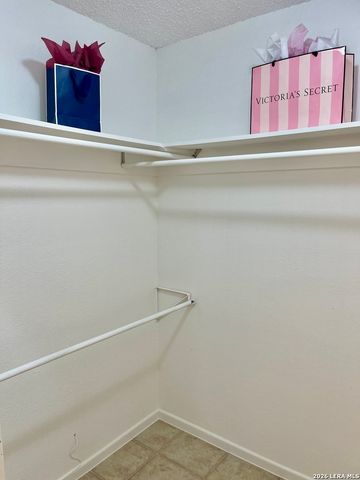 5431 STATE HIGHWAY 173, Devine, TX 78016