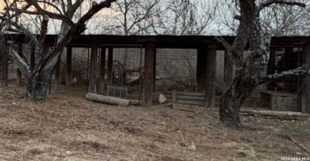 5431 STATE HIGHWAY 173, Devine, TX 78016