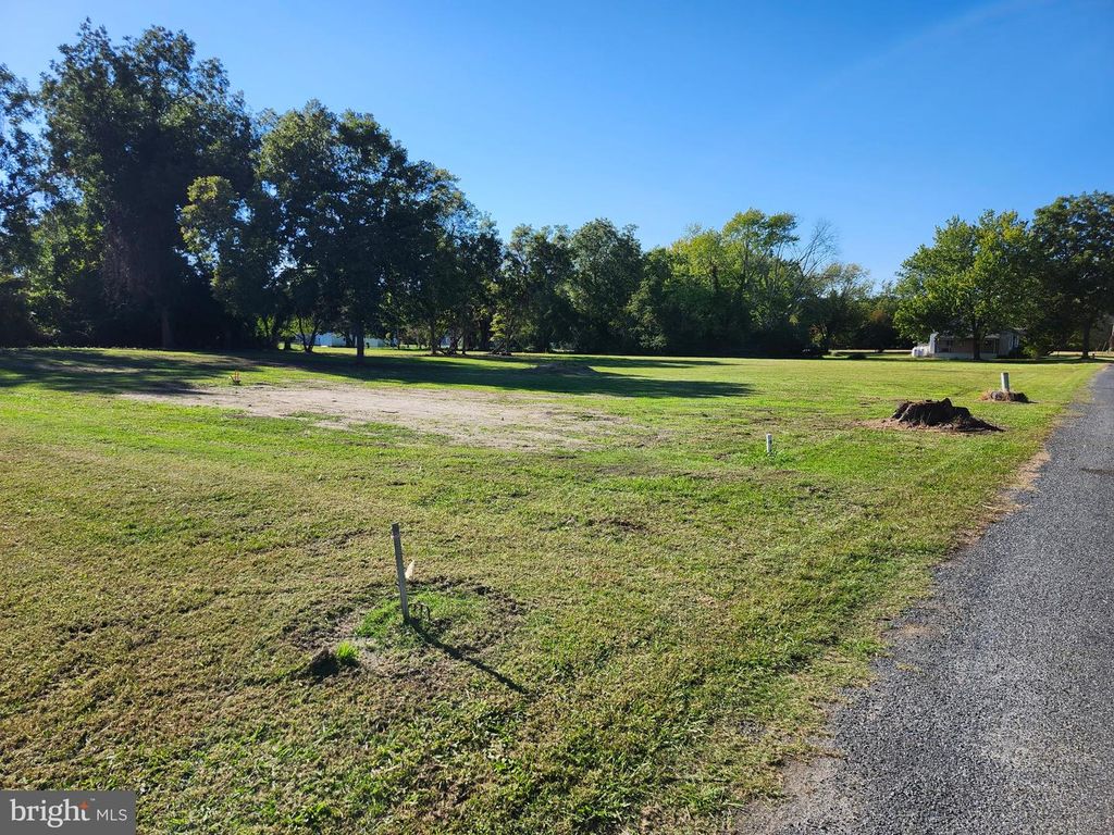 Image 4 of property listing at 2690 BANK RD, Nanticoke, MD 21840
