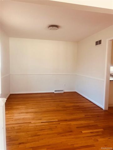 29928 Fox Grove Road, Farmington Hills, MI 48334