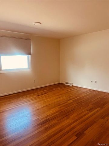 29928 Fox Grove Road, Farmington Hills, MI 48334