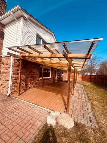 29928 Fox Grove Road, Farmington Hills, MI 48334