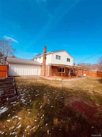 29928 Fox Grove Road, Farmington Hills, MI 48334