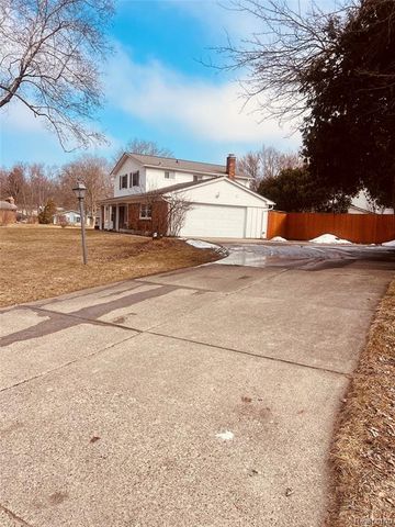 29928 Fox Grove Road, Farmington Hills, MI 48334