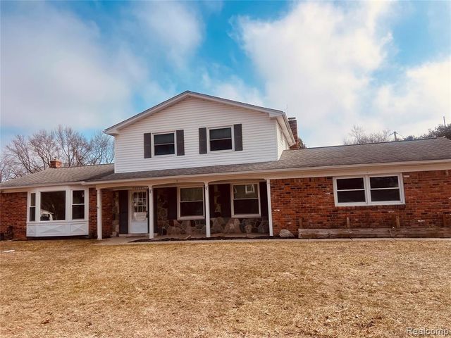 29928 Fox Grove Road, Farmington Hills, MI 48334
