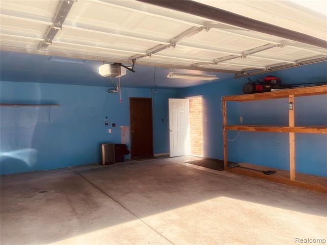 29928 Fox Grove Road, Farmington Hills, MI 48334