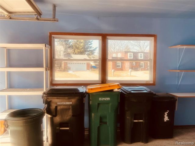 29928 Fox Grove Road, Farmington Hills, MI 48334