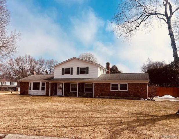 29928 Fox Grove Road, Farmington Hills, MI 48334