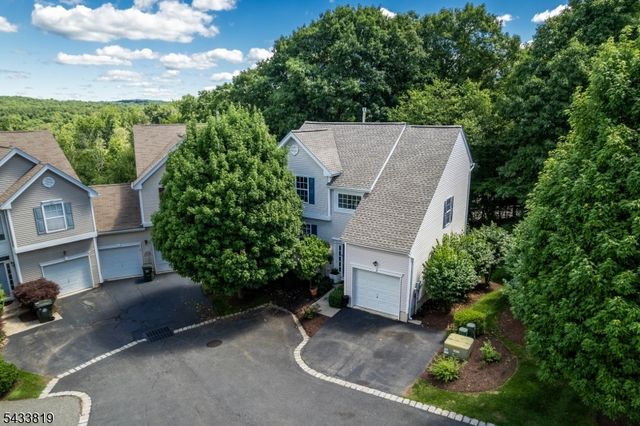 38 Brock Ln, Mount Olive Twp., NJ 07840