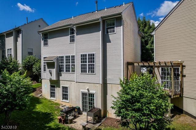 38 Brock Ln, Mount Olive Twp., NJ 07840
