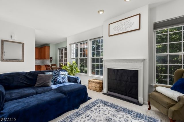 38 Brock Ln, Mount Olive Twp., NJ 07840