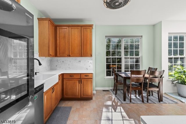 38 Brock Ln, Mount Olive Twp., NJ 07840