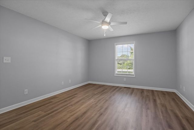 45 Bill Ct, Waverly, TN 37185