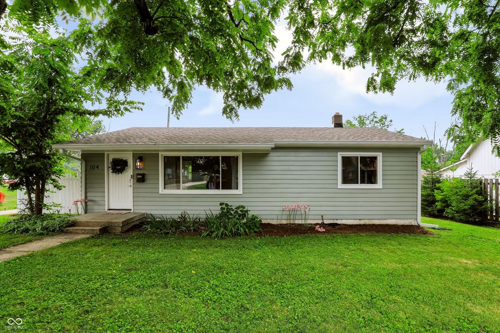104 Water Street, Greenwood, IN 46143