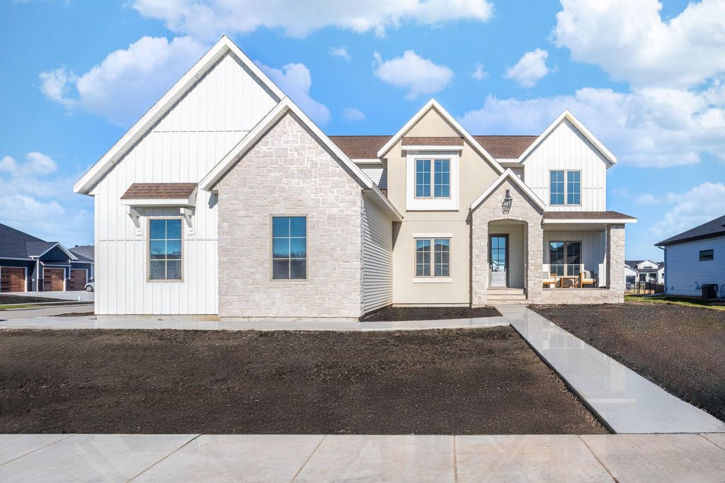 1101 Aspen Terrace, West Fargo, ND 58078