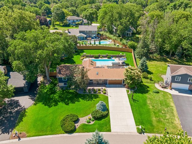 17025 24th Avenue N, Plymouth, MN 55447