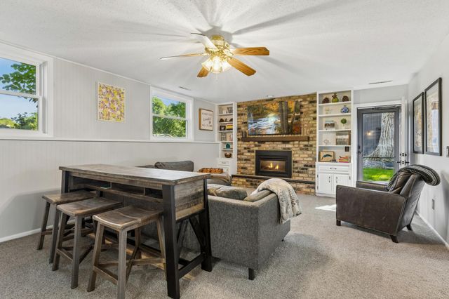 17025 24th Avenue N, Plymouth, MN 55447