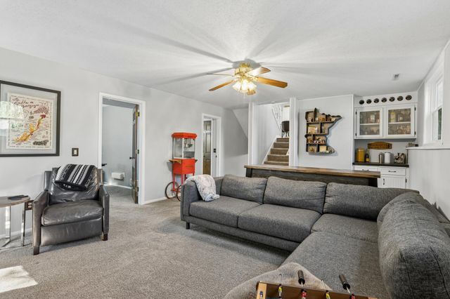 17025 24th Avenue N, Plymouth, MN 55447
