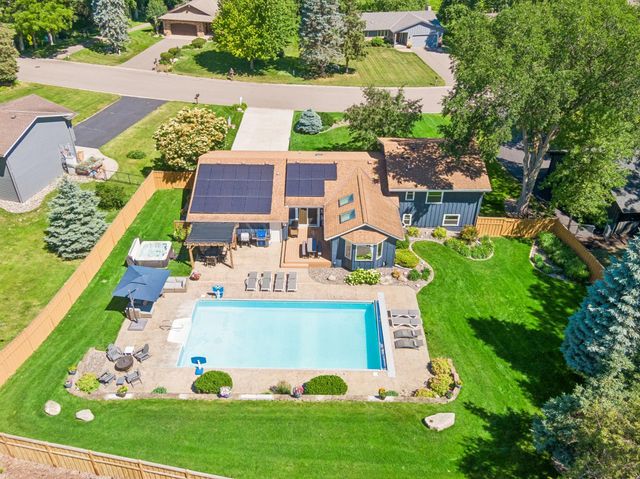 17025 24th Avenue N, Plymouth, MN 55447