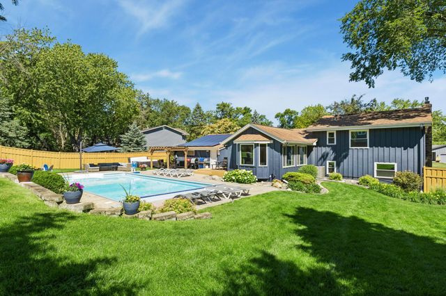 17025 24th Avenue N, Plymouth, MN 55447