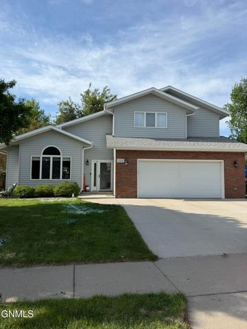 209 Laredo Drive, Bismarck, ND 58504 property photo