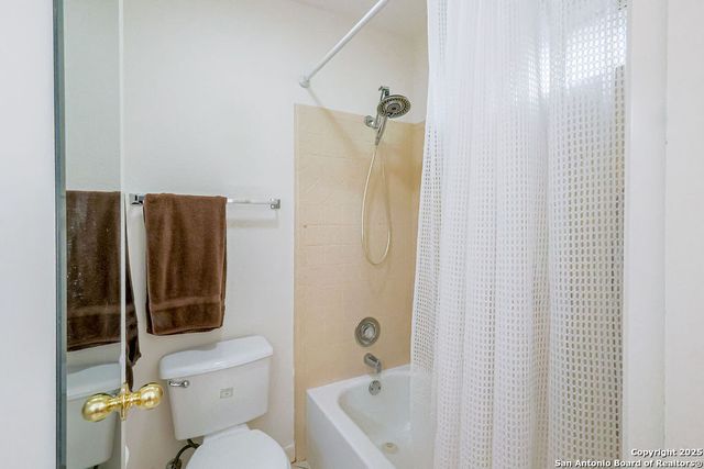 7438 Oak Marsh St., Live Oak, TX 78233