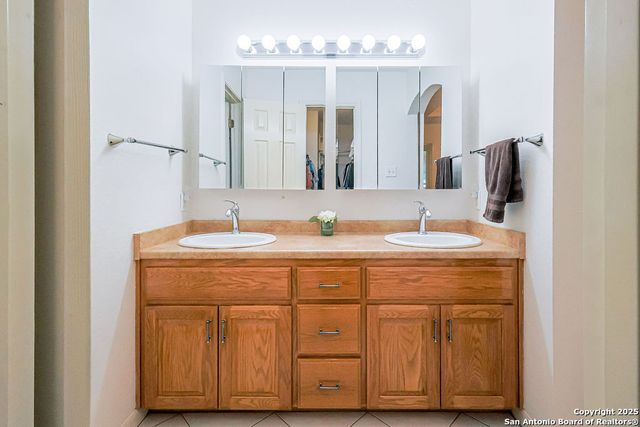 7438 Oak Marsh St., Live Oak, TX 78233