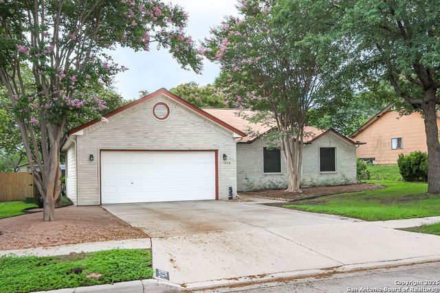 7438 Oak Marsh St., Live Oak, TX 78233