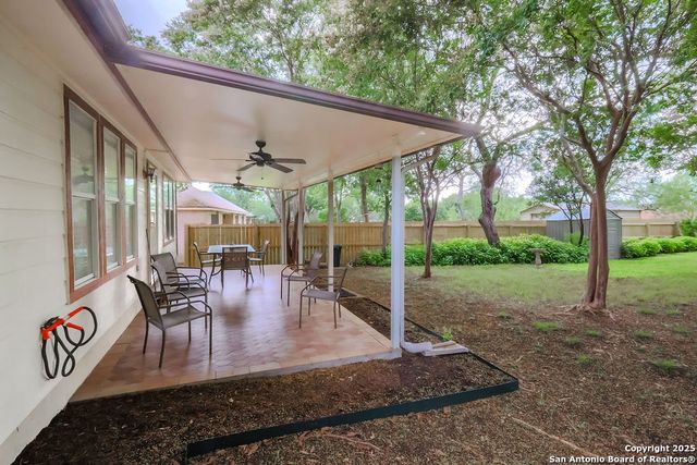 7438 Oak Marsh St., Live Oak, TX 78233