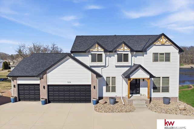 918 Adams Court, Plattsmouth, NE 68048