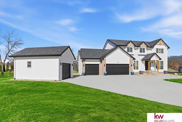 918 Adams Court, Plattsmouth, NE 68048