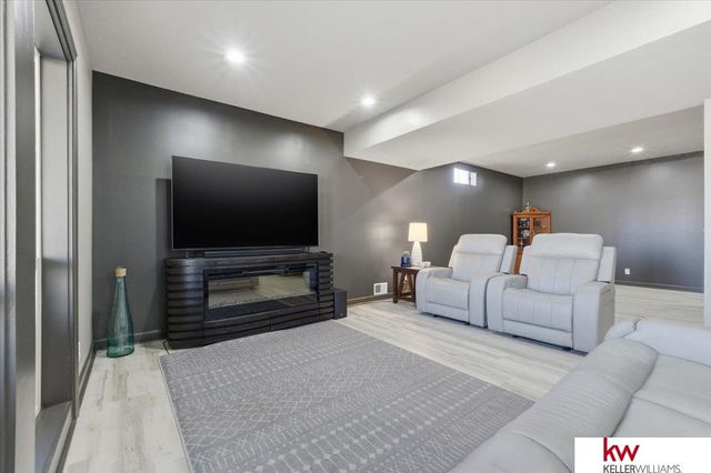 918 Adams Court, Plattsmouth, NE 68048