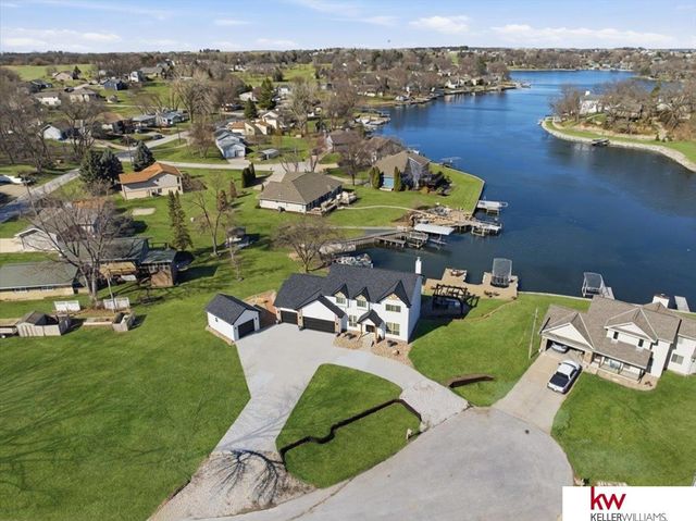 918 Adams Court, Plattsmouth, NE 68048